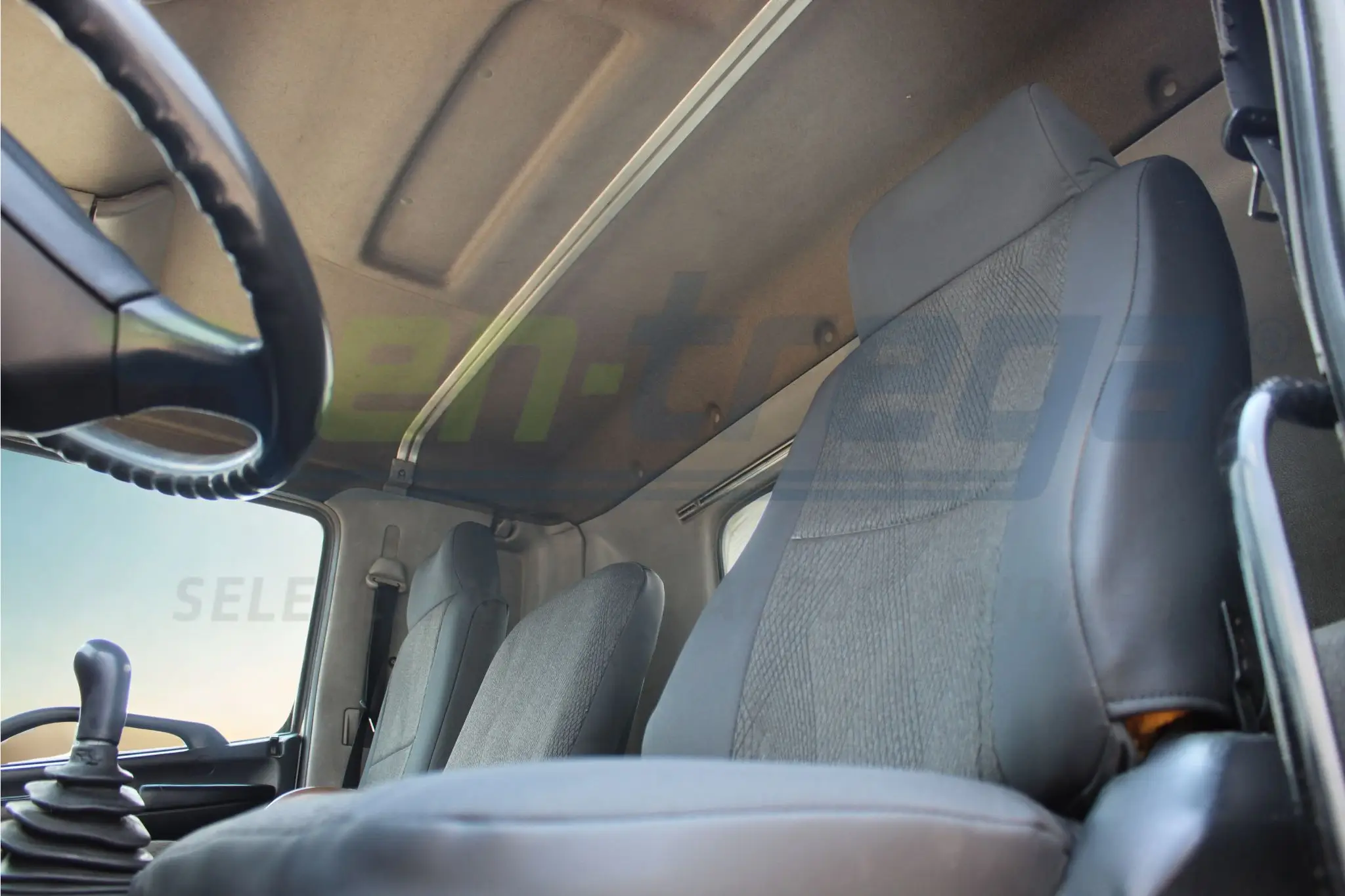 En-tregausados-camioneta-hino.1524.07